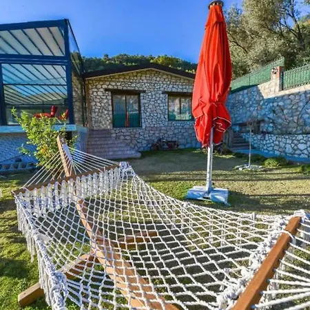 מלון Kalabantia House 4*