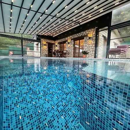 Kalabantia House Hotel 4*